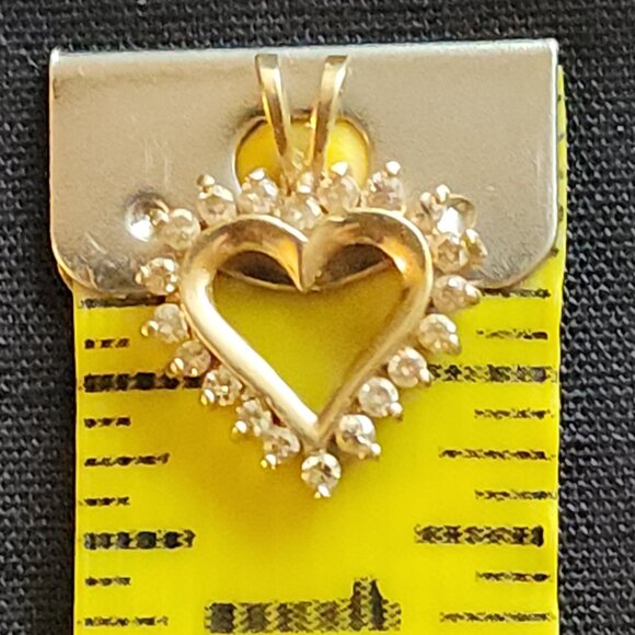 Vintage Gold Tone? Heart Pendant with 20 Stones?  Beautiful - Picture 1 of 11
